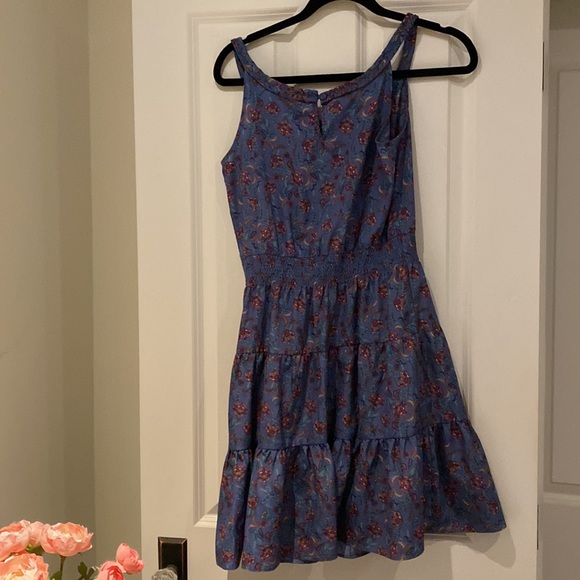 GAP Ruffle Hem Dress - Picture 2 of 5